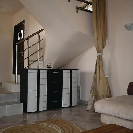 Three-bedroom Holiday In