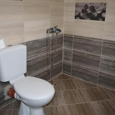Three-bedroom Holiday In Sozopol